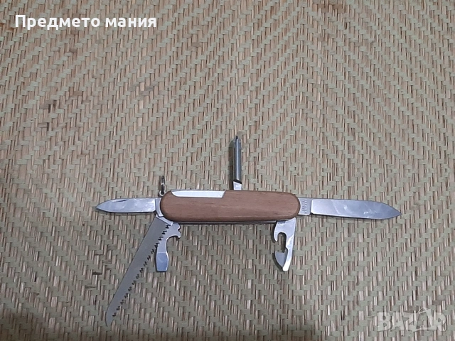 Оригинален швейцарски джобен нож Victorinox с дървена дръжка, снимка 4 - Ножове - 53087143