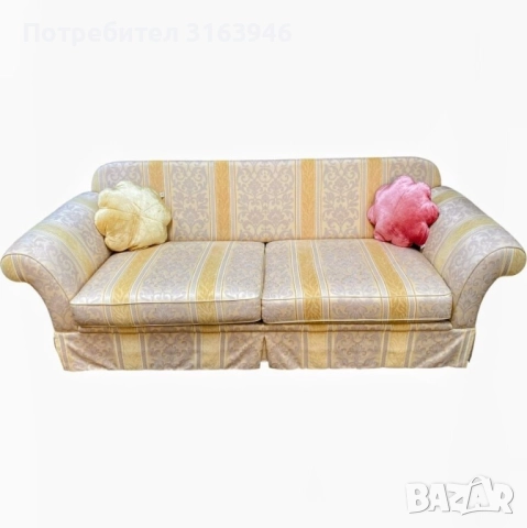 Диван с тапицерия в бароков стил – златисто и сребристо