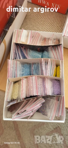 Голям комплект стъклени мъниста за бижута – 400+ пакетчета по 10-15г., снимка 6 - Бижутерийни комплекти - 53844107