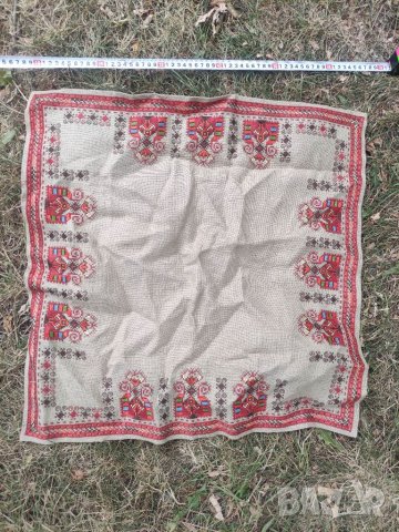 Продавам малки покривки с шевица ,бродерия, снимка 2 - Антикварни и старинни предмети - 41741660