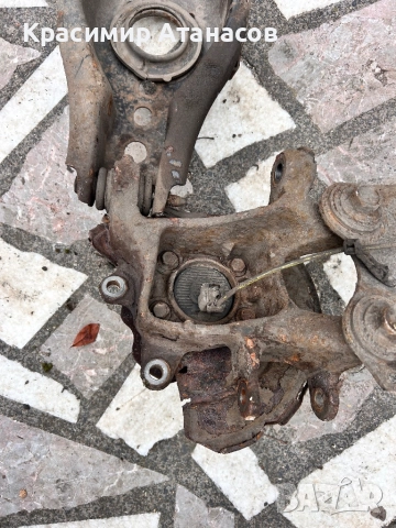 Шенкел главина задна десен  за Тойота Авенсис T27. Седан. 2012-2015г, снимка 5 - Части - 52889439