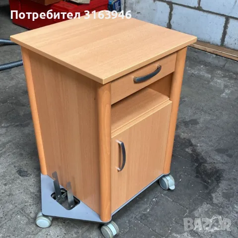 Болнично шкафче