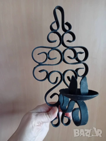 Метален свещник за стена 