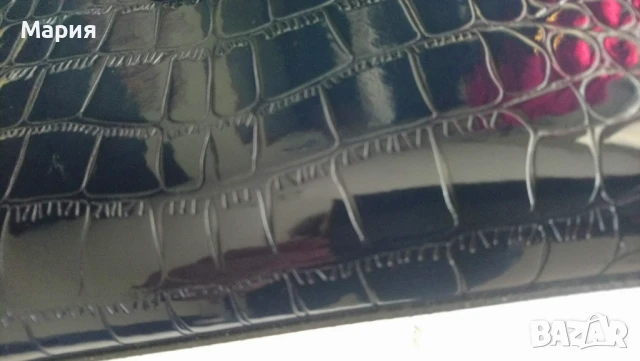 Нова, тъмносиня дамска чанта от лачена еко кожа, снимка 6 - Чанти - 51101140