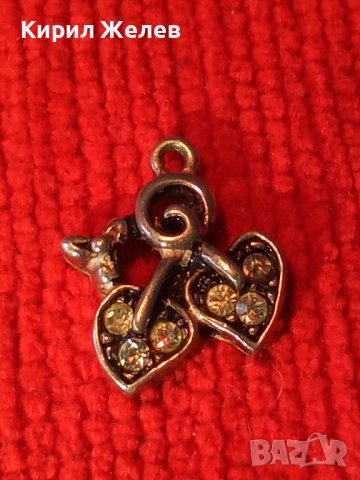 НЕЖНО ФЛОРАЛНО СРЕБЪРНО МЕДАЛЬОНЧЕ СРЕБРО 925 с МИНИАТЮРНИ ФАСЕТИРАНИ ЦИРКОНИ 35450