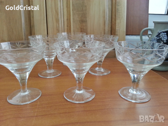 Кристални чаши, снимка 1 - Антикварни и старинни предмети - 36401888