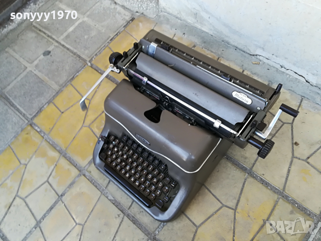 triumph-germany 2003220842, снимка 2 - Антикварни и старинни предмети - 36165445