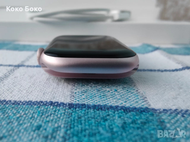 Изключително запазен Apple Watch Series 9 45мм Pink GPS с 95% батерия, снимка 6 - Смарт гривни - 52416677