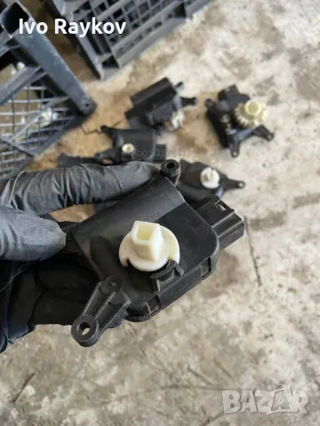  Моторче клапа парно 0 132 801 362 за VW GOLF V ,0 132 801 363