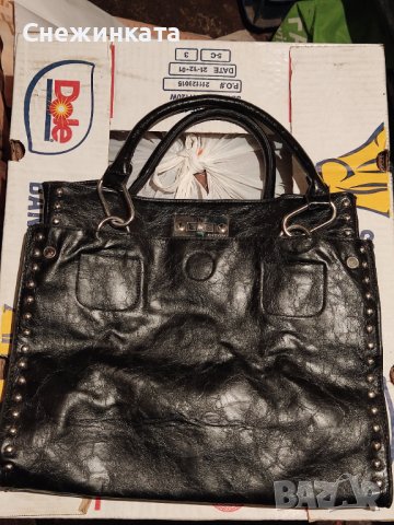 Черна дамска чанта Orsay