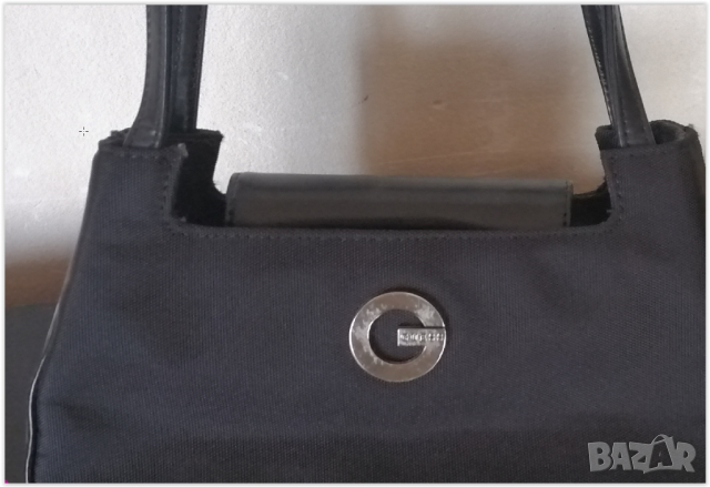 Малка дамска чанта - GUESS, снимка 8 - Чанти - 36400233