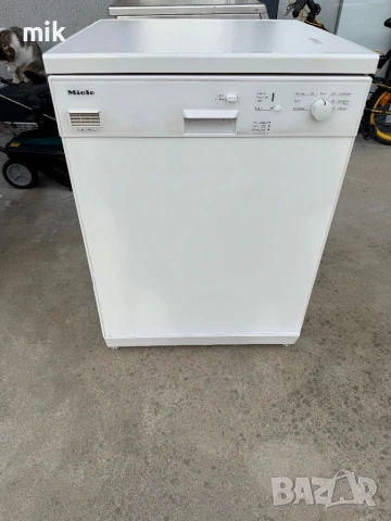 Свободностояща съдомиялна Миеле 60 см 