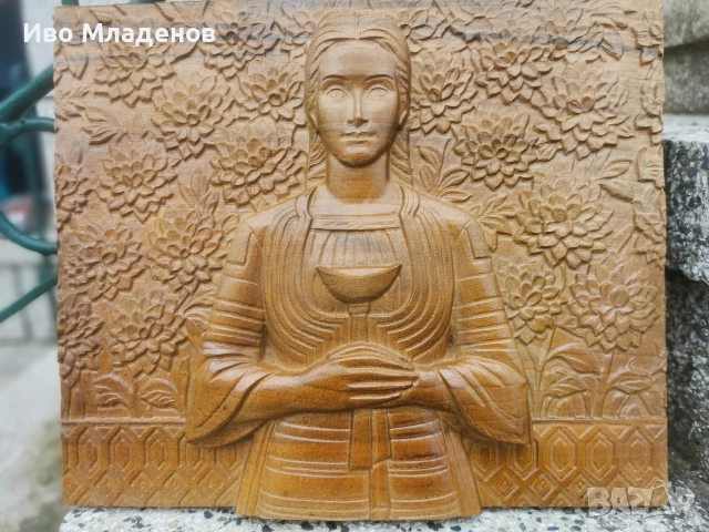 Машинна дърворезба на картина на Майстора "Момиче с гергини" 