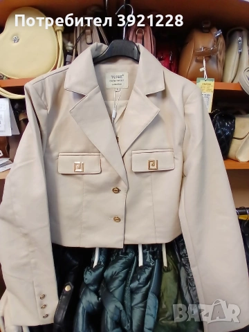 Късо яке тип "блейзър", снимка 2 - Якета - 53711065