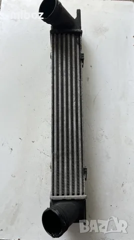 Интеркулер БМВ Е90 E91 BMW, снимка 2 - Части - 55895109