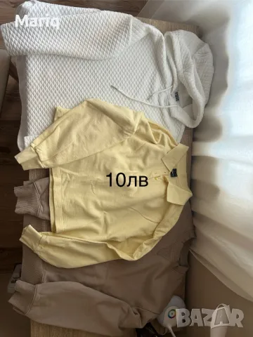 Дамски горнища S, снимка 1