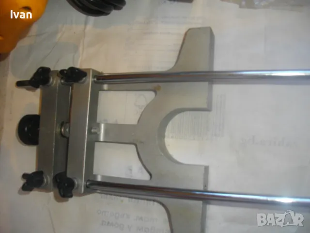 PRAXIS НИДЕРЛАНДСКА ОРИГИНАЛНА ОБЕРФРЕЗА 1100 ВАТА С ВОДАЧ И КУФАР ХОД 50мм за фрезер до ф35мм, снимка 11 - Други инструменти - 48540389