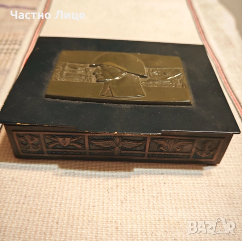 Супер Рядка Унгарска Военна Наградна Възпоменателна Бронзова Кутия 1970те г., снимка 2 - Антикварни и старинни предмети - 52483539