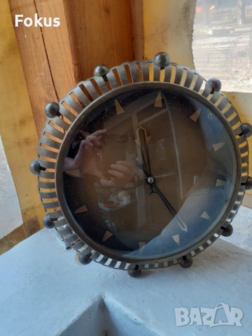 МАСИВЕН БРОНЗОВ СТЕНЕН ЧАСОНИК, снимка 2 - Антикварни и старинни предмети - 53503542