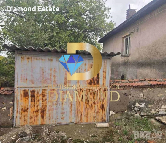 Двуетажна къща с гараж в село Крепост, общ. Димитровград, снимка 3 - Къщи - 52048020