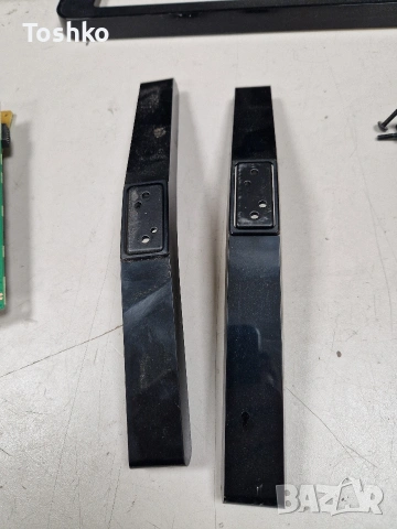 Стойка крачета за ТВ TOSHIBA 65UV2363DG 