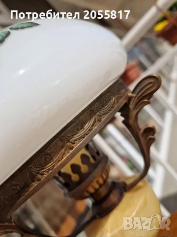 Антична лампа изработена от месинг, оникс и двупластова стъклена шапка! , снимка 4 - Антикварни и старинни предмети - 49449439