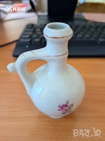 Порцеланова стомничка!