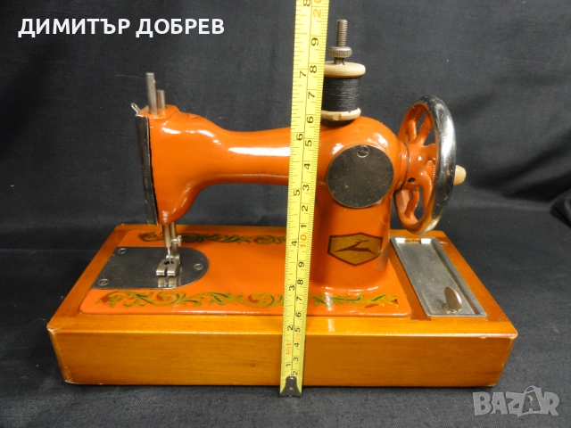 СТАРА РЕТРО СОЦ СССР МЕХАНИЧНА ИГРАЧКА ШЕВНА МАШИНА, снимка 9 - Антикварни и старинни предмети - 51583627