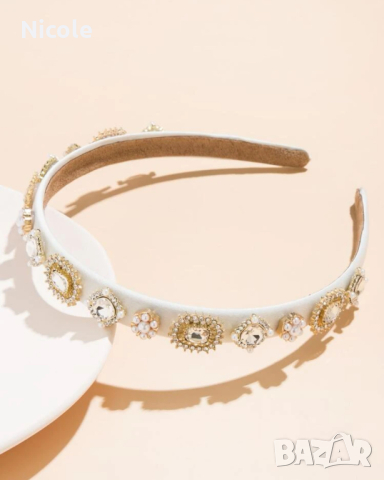 Диадема, бяла с камъни и перли, снимка 3 - Аксесоари за коса - 44825539
