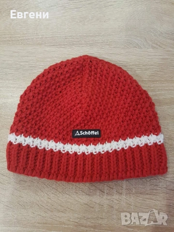 Зимна туристическа шапка