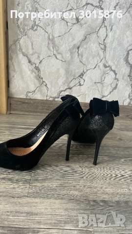 Черни токчета с панделка , снимка 2 - Дамски обувки на ток - 44700537