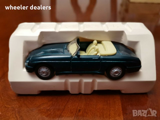 Метална количка Maisto 1/37 MG RV8 от стара промоция на Shell, снимка 5 - Колекции - 35983487