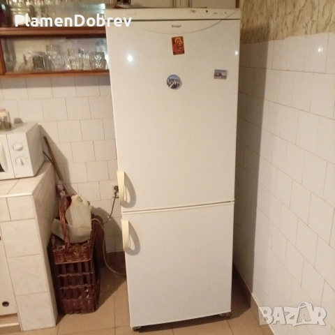 Хладилник с фризер Snaige