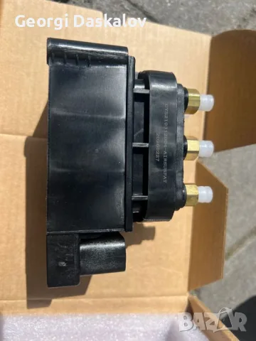 Клапанен блок въздушно окачване Audi Q7 VW Touareg Porsche Cayenne 7L0698014, снимка 2 - Аксесоари и консумативи - 55994889