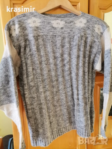 Нов детски пуловер, ръст 135 -140 см.