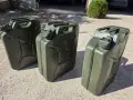 Туби метални военни за гориво , снимка 1