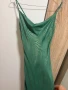 Сатенена рокля в зелено, снимка 1