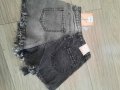 Къси дънки, снимка 1 - Детски панталони и дънки - 44432473