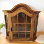 Дъбова стенна витринка , снимка 1