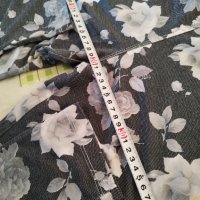Дамски панталон на флорални мотиви, размер 32/25, снимка 6 - Панталони - 40803559