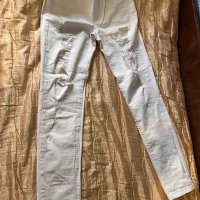 Бял накъсан панталон, снимка 4 - Панталони - 42349673