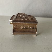 метална кутийка за бижута, снимка 1 - Антикварни и старинни предмети - 41849795