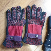 Лот от три чифта дамски ръкавици за 6 лева, снимка 2 - Ръкавици - 36135613