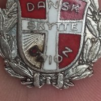 датска сребърна значка с емайл, снимка 2 - Антикварни и старинни предмети - 42176438