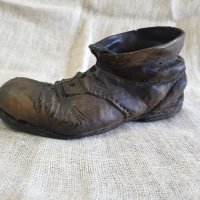Старинна красива пластика на стара обувка, снимка 1 - Статуетки - 41763644