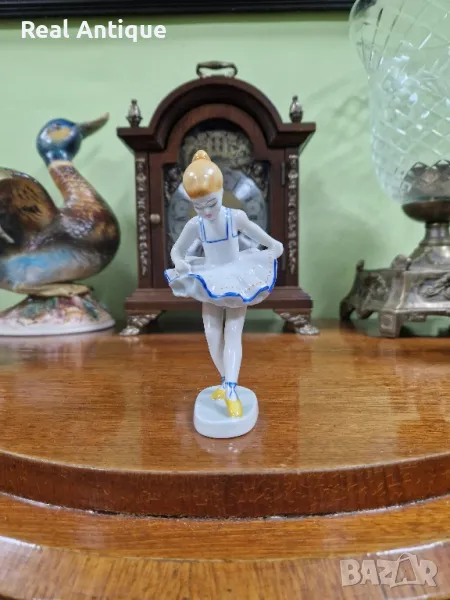 Превъзходна рядка антикварна колекционерска порцеланова унгарска фигура статуетка , снимка 1