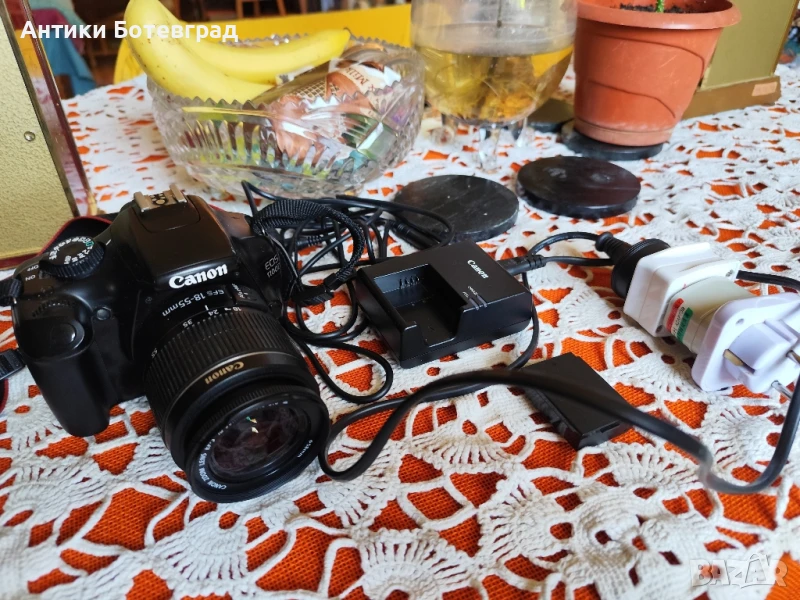 Продавам фотоапарат Canon 1100d, снимка 1