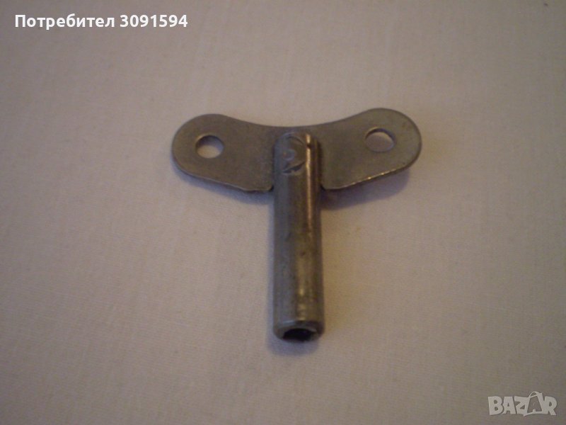 Винтидж  ключ за навиване на стенен часовник, снимка 1