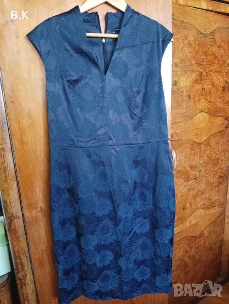 Изящна тъмно синя рокля, чисто нова, р.40, снимка 1
