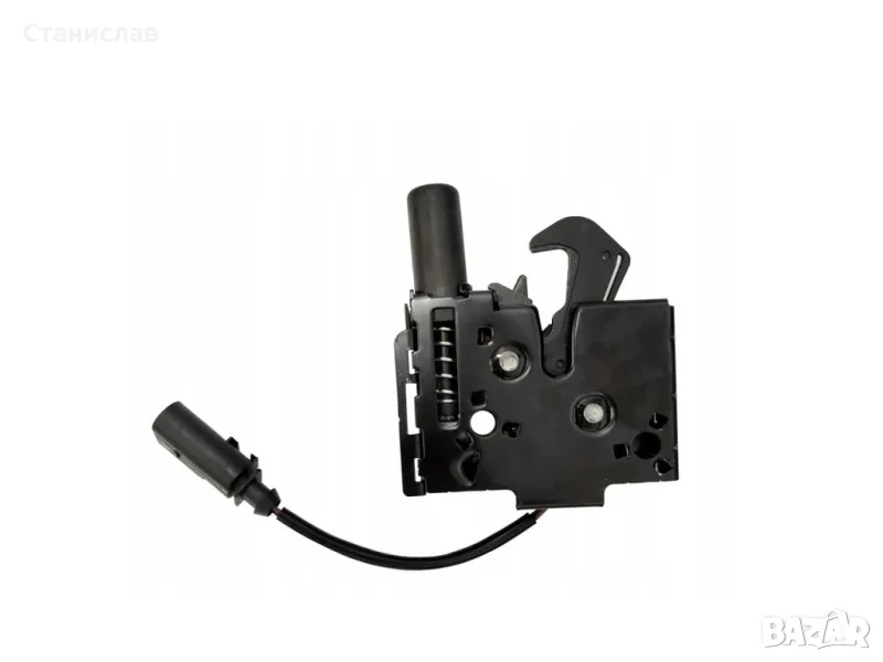 Audi A4 B9 Машинка за заключване на преден капак , снимка 1